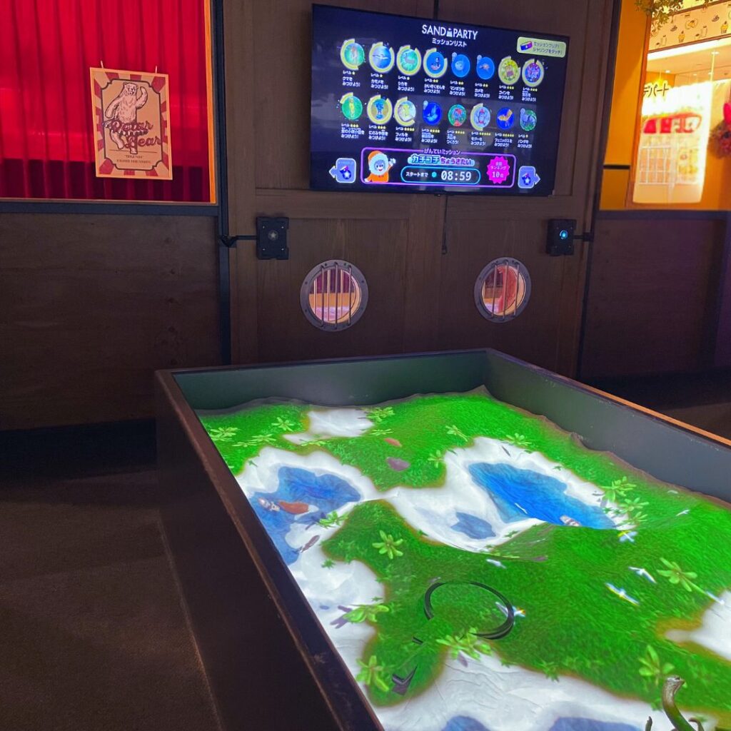 TOYLO PARK powered砂場