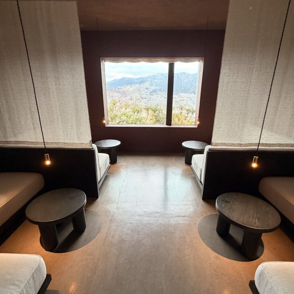 ティーラウンジ